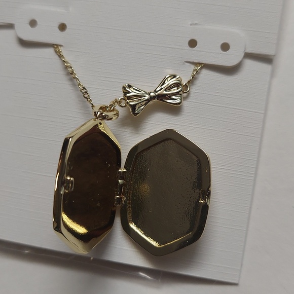 NWT Kendra Scott Love Shack Fancy Locket Gold Floral Pendant Necklace - Picture 12 of 12